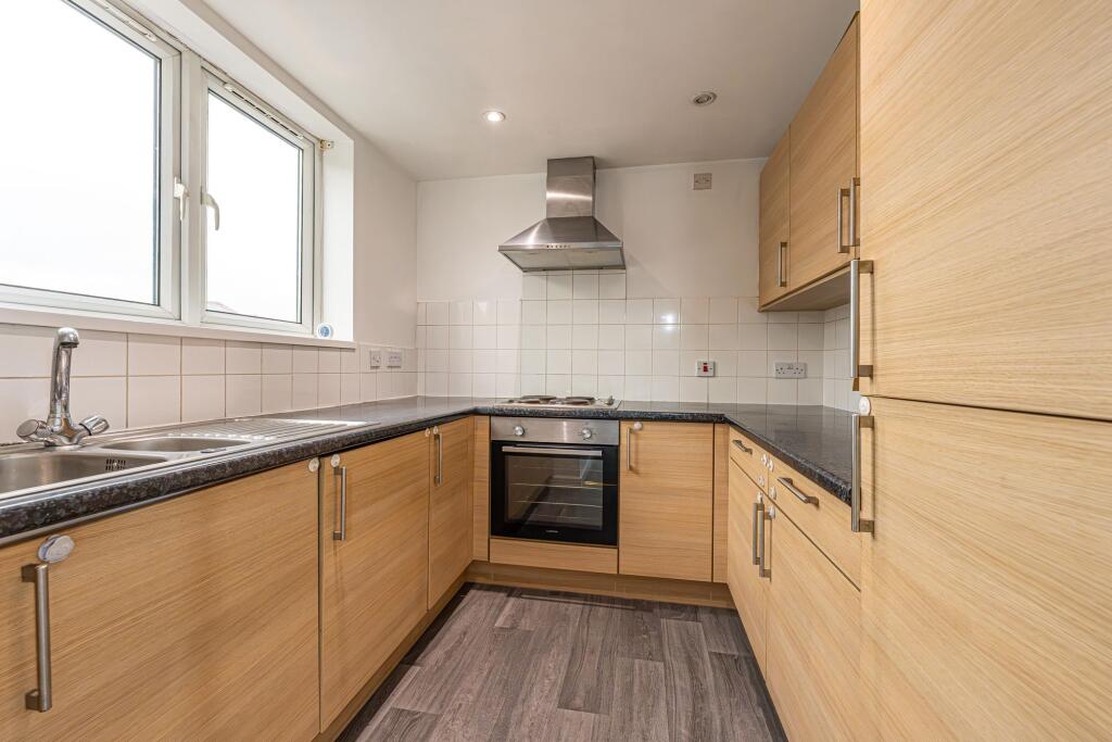Apartment in Newport, Somerton, Liswerry - View 2