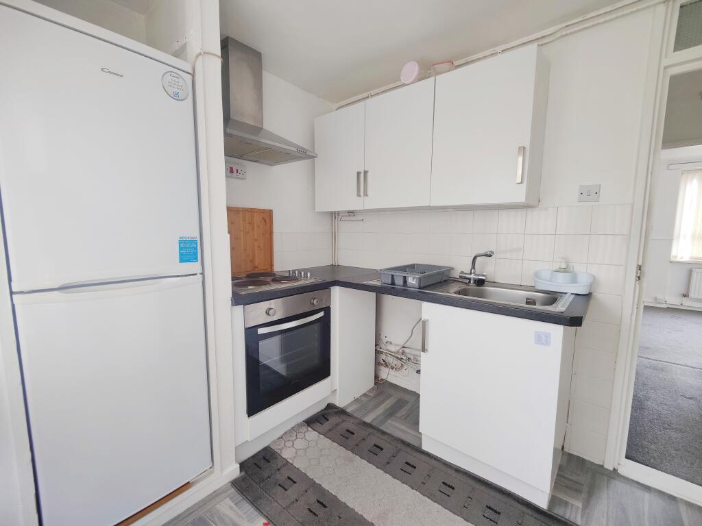 Apartment in Sandwell, West Midlands - View 3