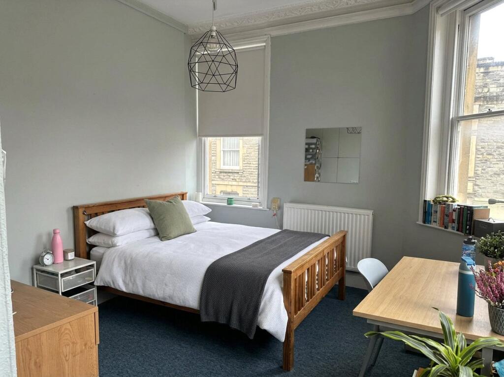 6 bedroom maisonette for rent