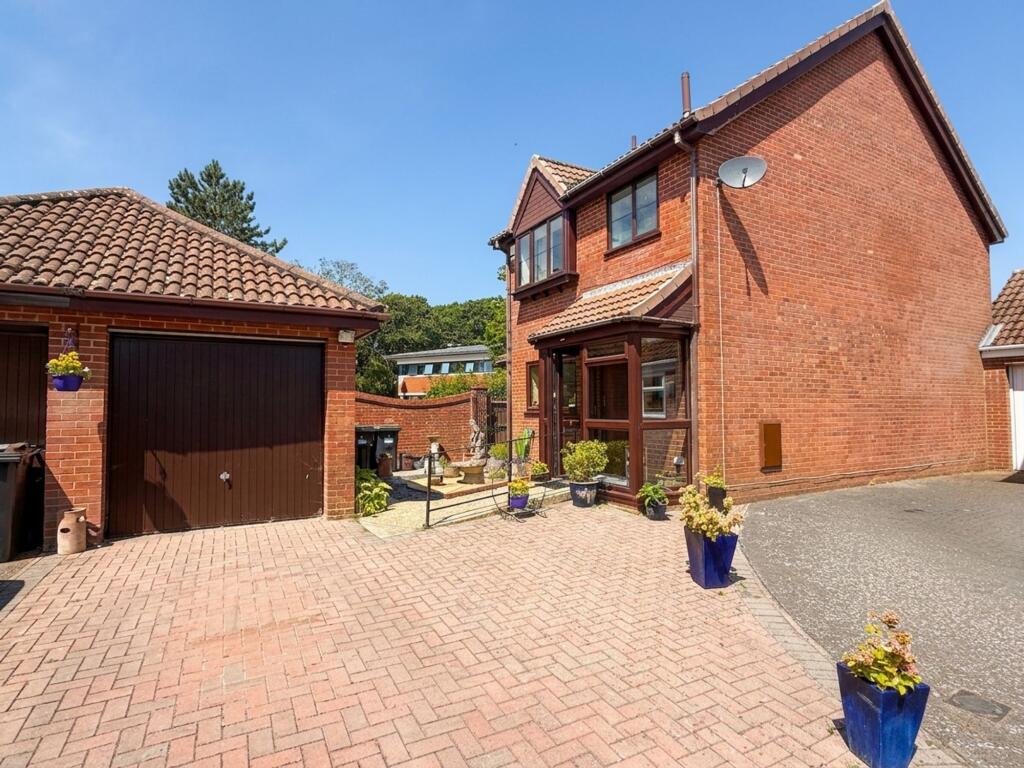 Main image of property: Hunter Close, Holbury, SO45