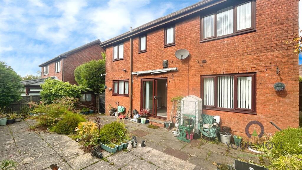 4-bed detached on Spinners Way, Oldham, Greater Manchester, OL4, £335,000