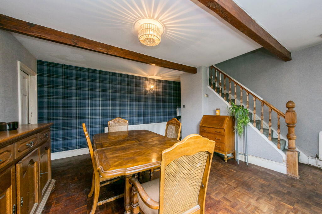 Penistone Road, Kirkburton, Huddersfield, HD8 0RB photo 4