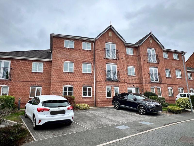 2-bed flat on Pendinas, Wrexham, £125,000