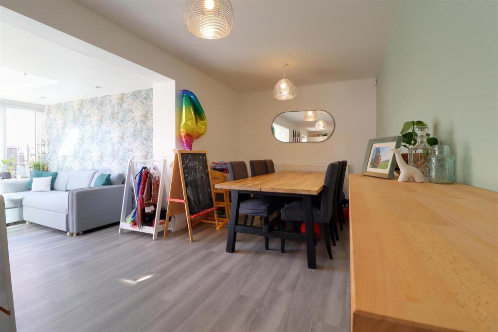 House in Alsager, Barrington Park, Cheshire East - View 4
