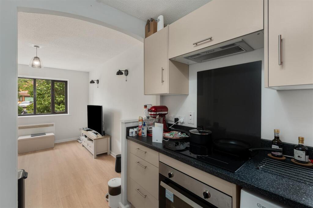 Apartment in Cherwell, Ruscote, Banbury - View 5