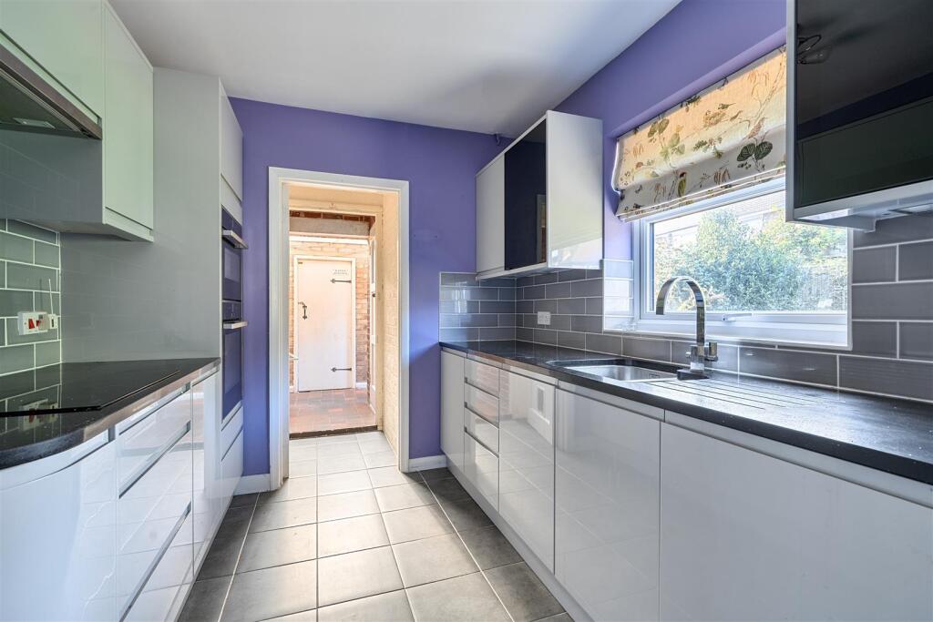 House in Wealden, Herstmonceux - View 3