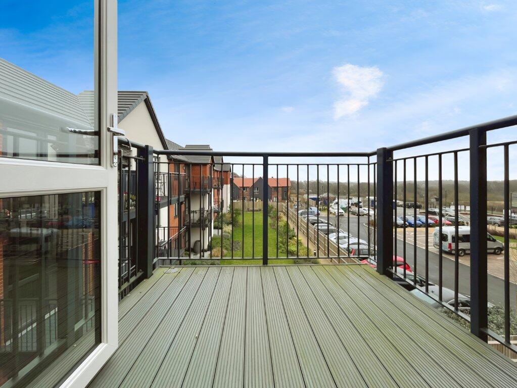 Apartment in Basingstoke and Deane, Basingstoke - More