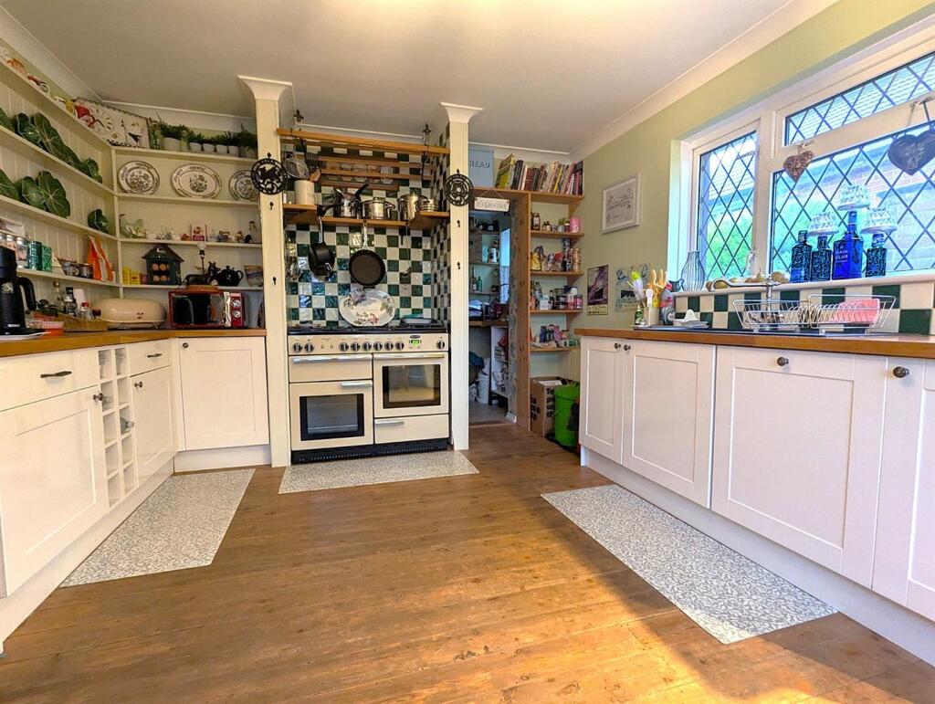 Main image of property: The Mall, Lake