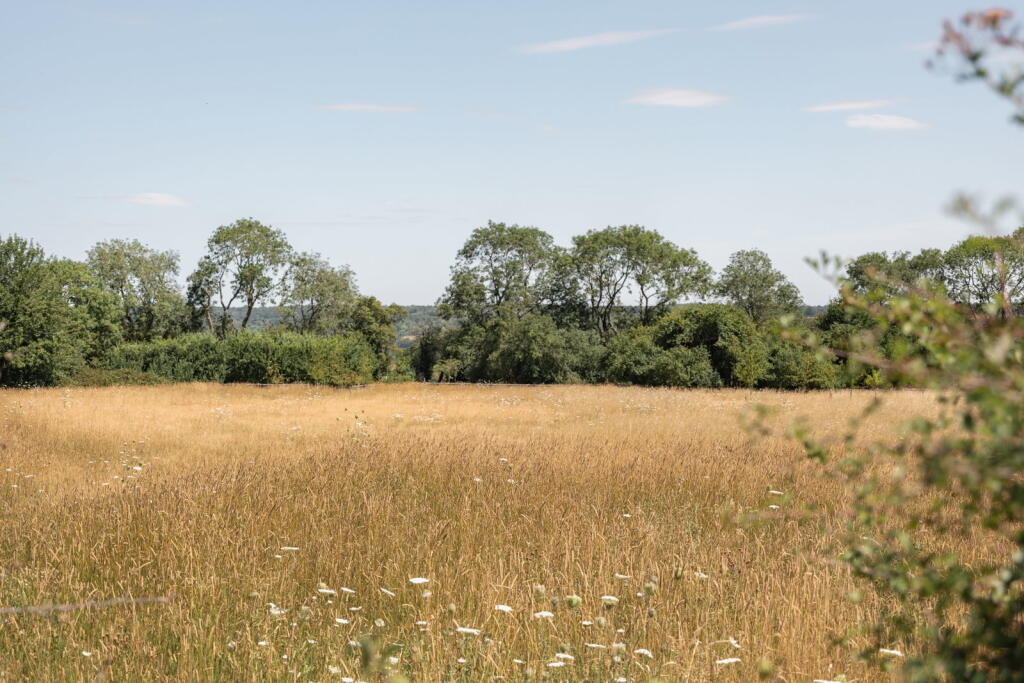 House in Dacorum, Wigginton - View 2