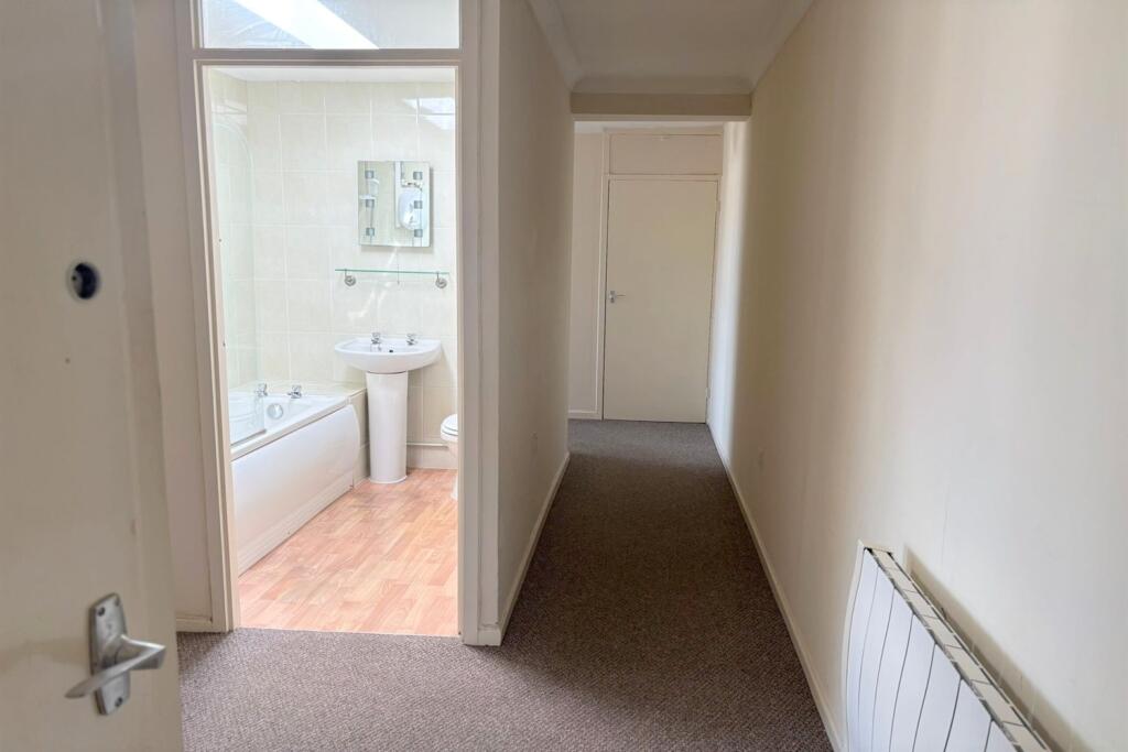 Apartment in Lewes, Seaford - More