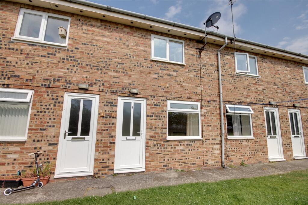 Main image of property: Roberts Row, Spencerbeck Farm