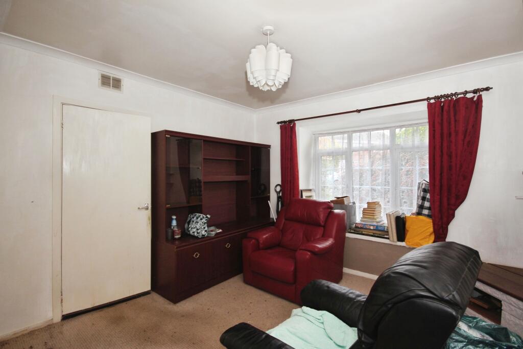 Millway Drive, Leamington Spa, CV33 photo 3