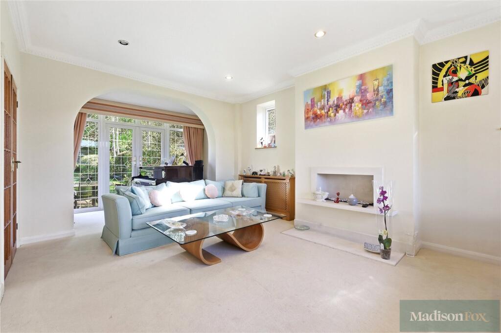 House in Epping Forest, Chigwell - View 5