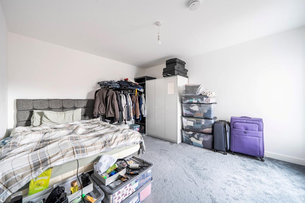 Apartment in Sandwell, West Midlands - More