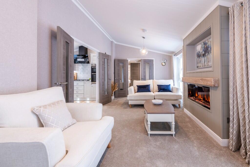 2-bed caravan on Sandy Bay, 
Canvey Island,
Essex, 
SS8 0DB, £325,000