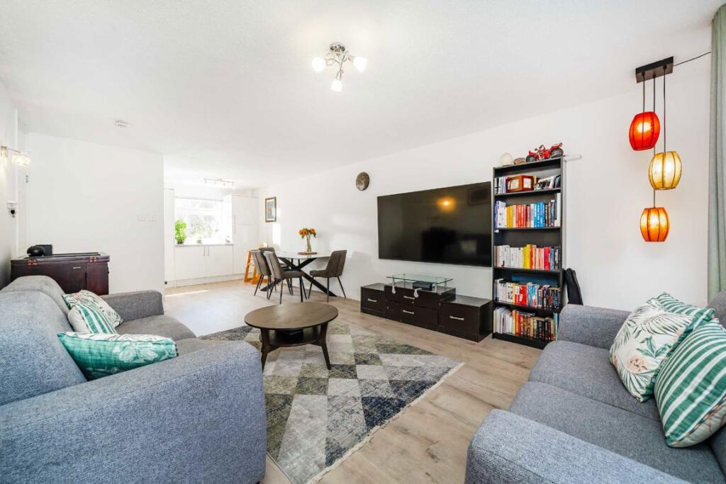 House in London - View 2
