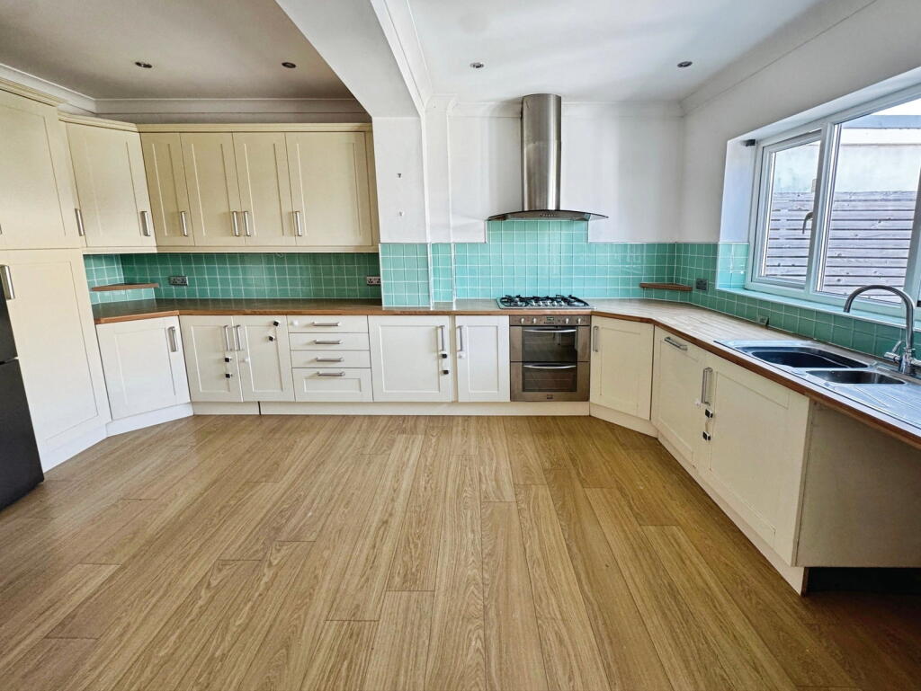 West Road, Nottage, Porthcawl, CF36 3SN - View 5