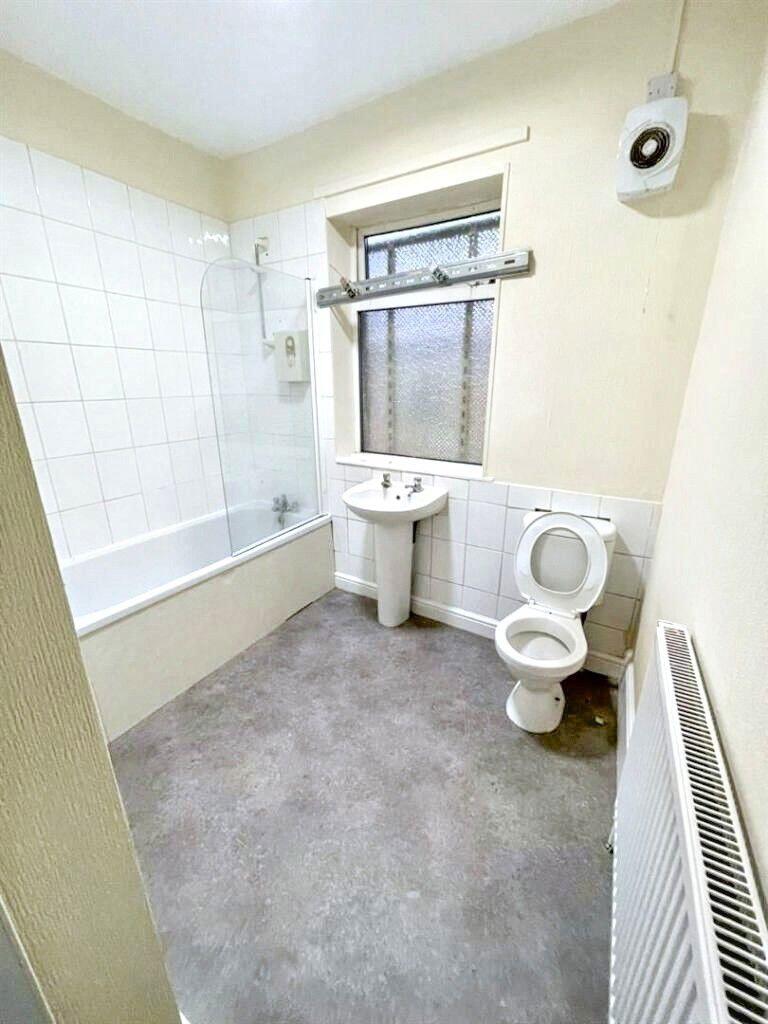 House in Wakefield - View 4