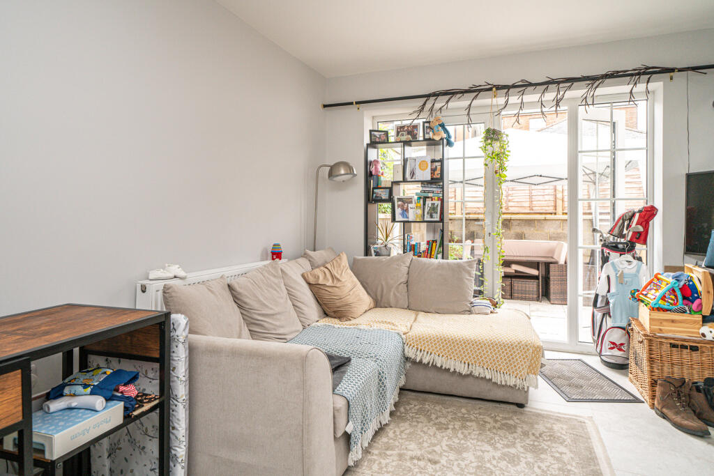 Apartment in Hemel Hempstead - View 2
