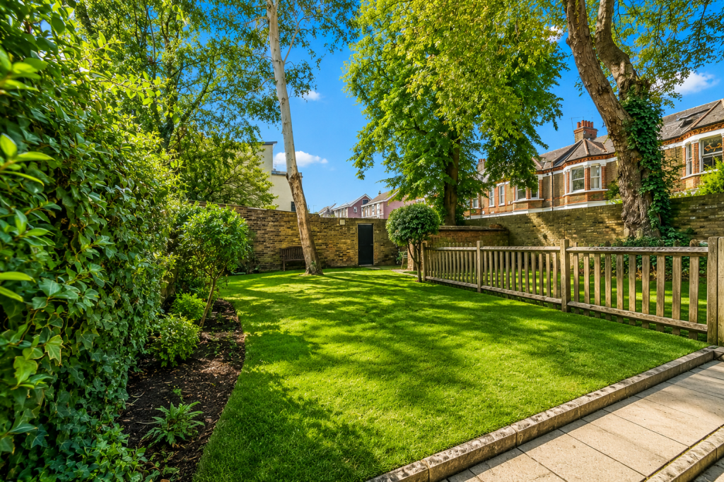 Apartment in London - View 4