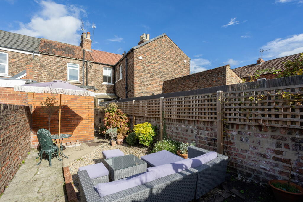House in York - View 3