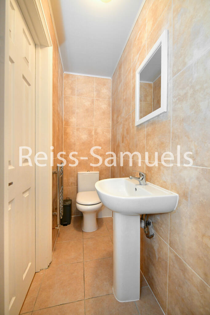 5 bedroom terraced house for rent