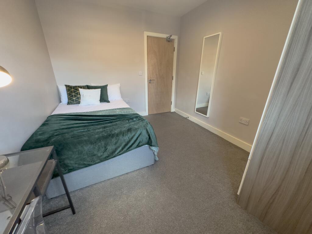 1 bedroom house share for rent