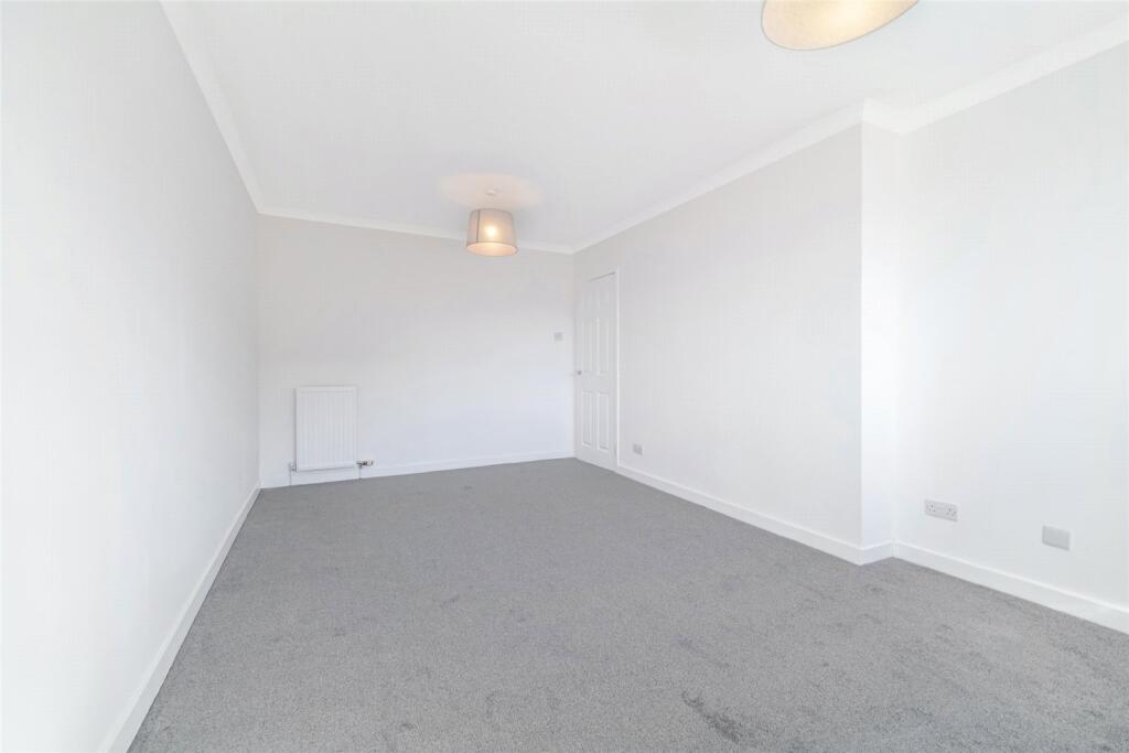 Apartment in Paisley, Castlehead - View 4