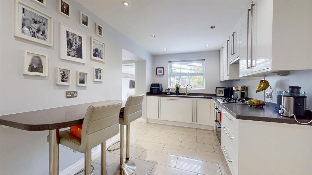 House in Newport Pagnell, City of Milton Keynes - More