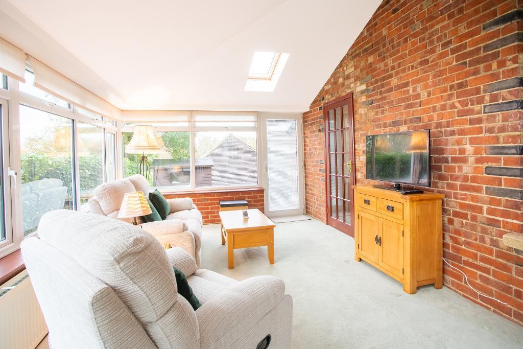 Mayfield Flat, Cross in Hand, Heathfield, East Sussex, TN21 0TU photo 4