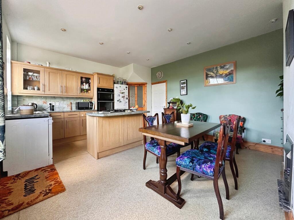 Oaklands Avenue, Leeds, LS13 photo 4