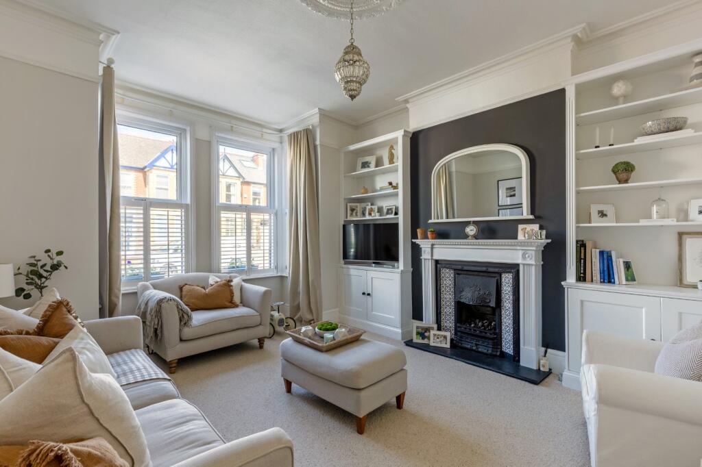 House in Cheltenham, Lynworth, Cleevemount - View 2