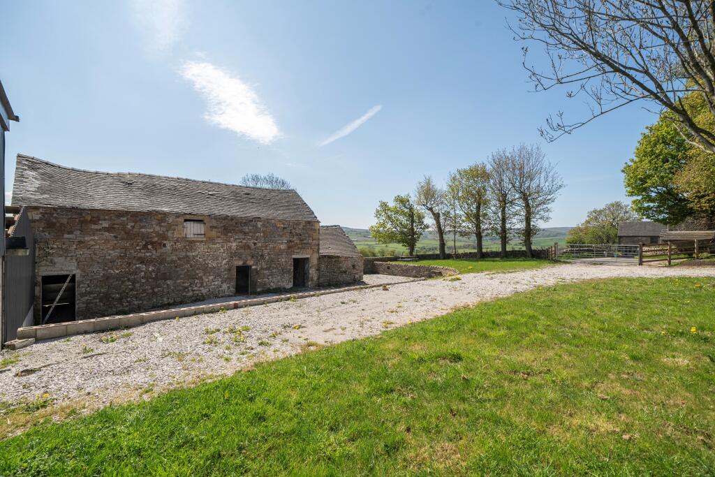 House in Staffordshire Moorlands, Fawfieldhead - More
