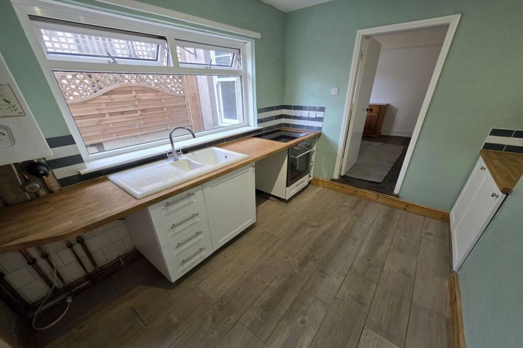 House in Newport, Abergavenny - More