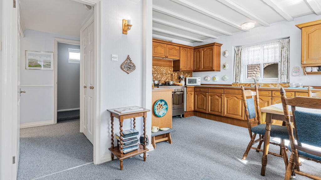 Additional image 9 of El Castano, Hampton Lane