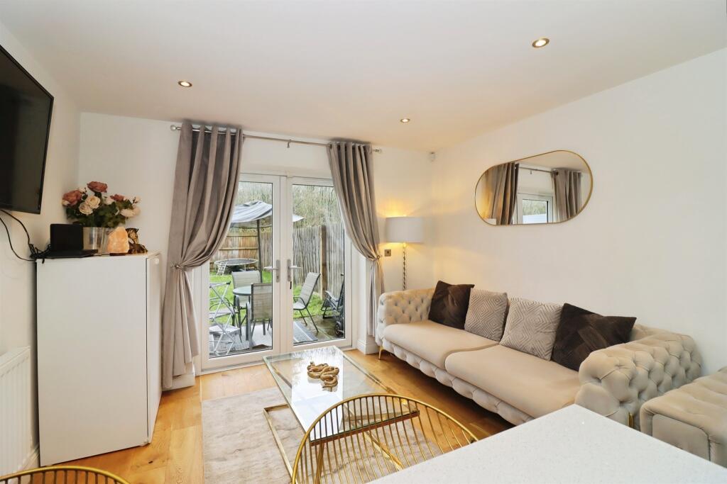 3-bed house on Staveley Road, Poolsbrook, Chesterfield, £180,000