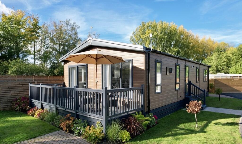 2-bed caravan on Strensall, York, YO32 5TL, £159,995