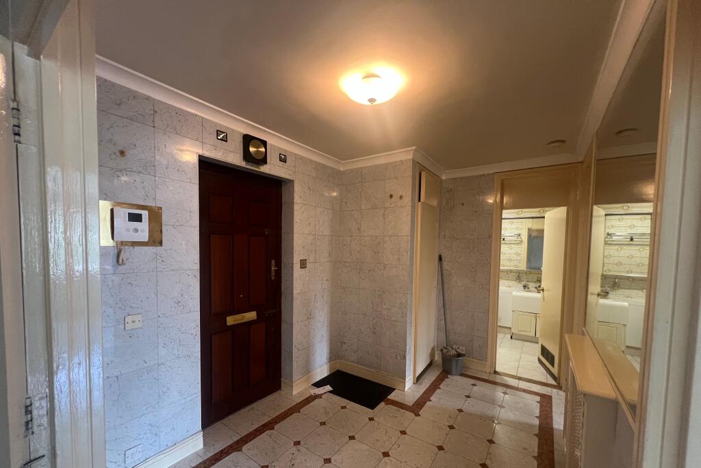 Apartment in London, City of Westminster - More