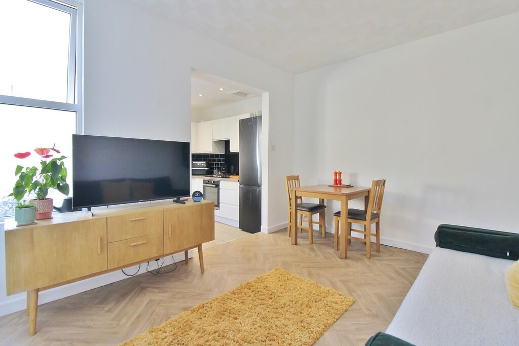 House in Portsmouth - View 6
