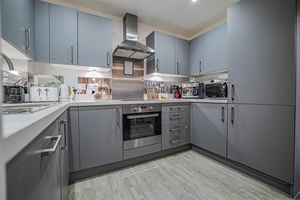 Apartment in Dacorum, The Image - View 2