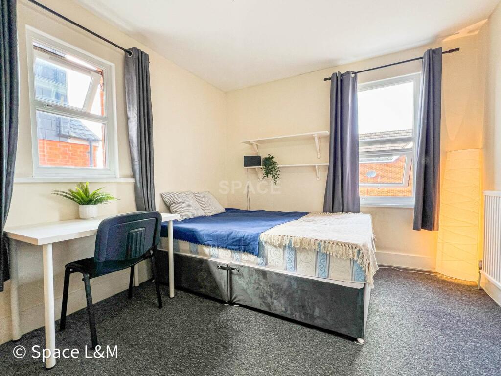 Main image of property: Basingstoke Road, Reading, Berkshire, RG2 0ET.