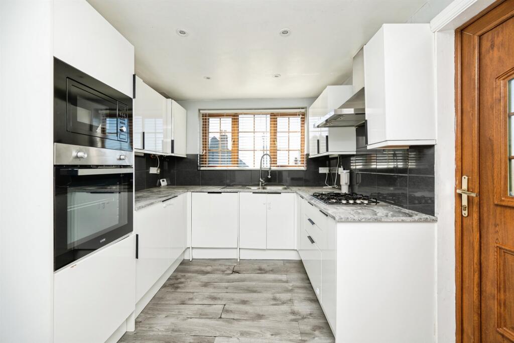 House in Dudley - View 3