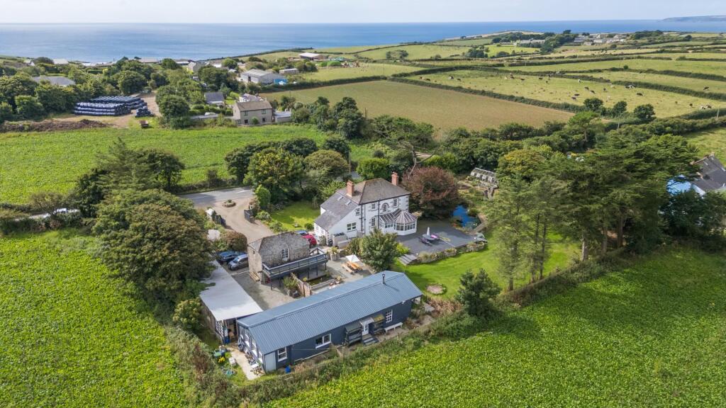 House in Truro - View 3