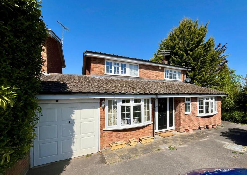 Carpenders Close, Harpenden, AL5