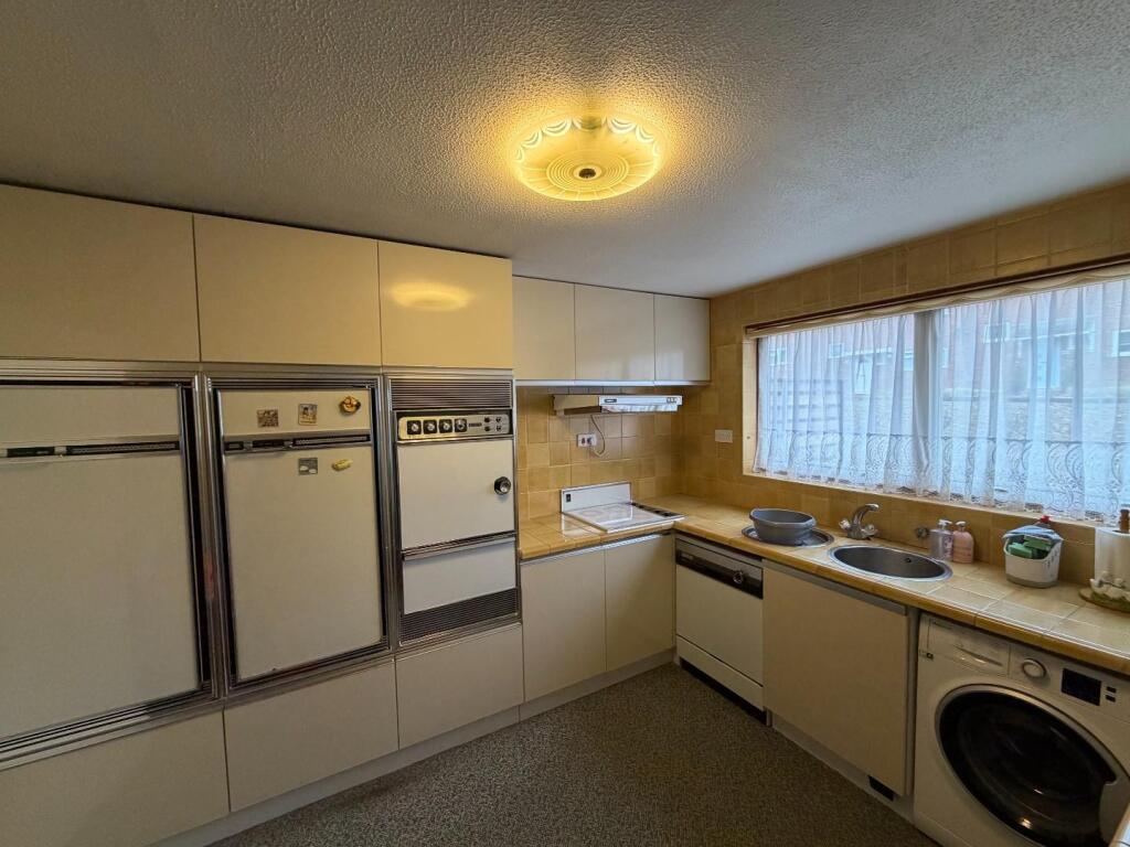 Vange Place, Haverhill photo 4