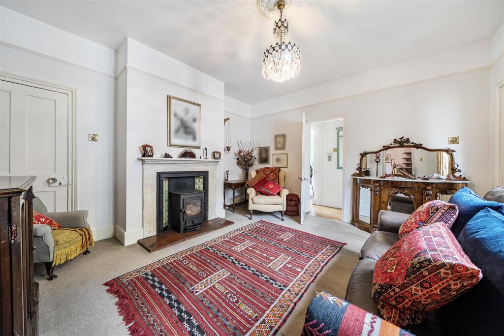 House in Finchampstead - View 4