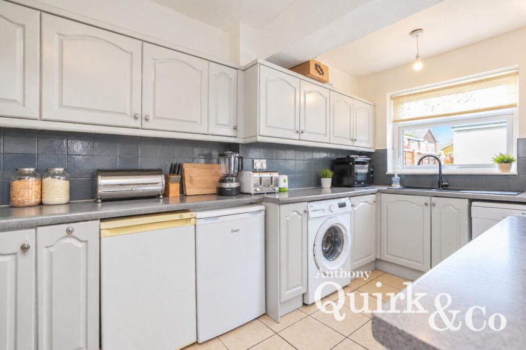 House in Southend-on-Sea - View 3