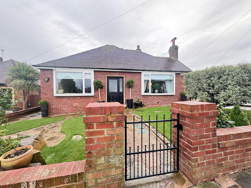 Main image of property: Beautifully presented Detached True Bungalow - Hodgson Place, Poulton-Le-Fylde, FY6 8BH