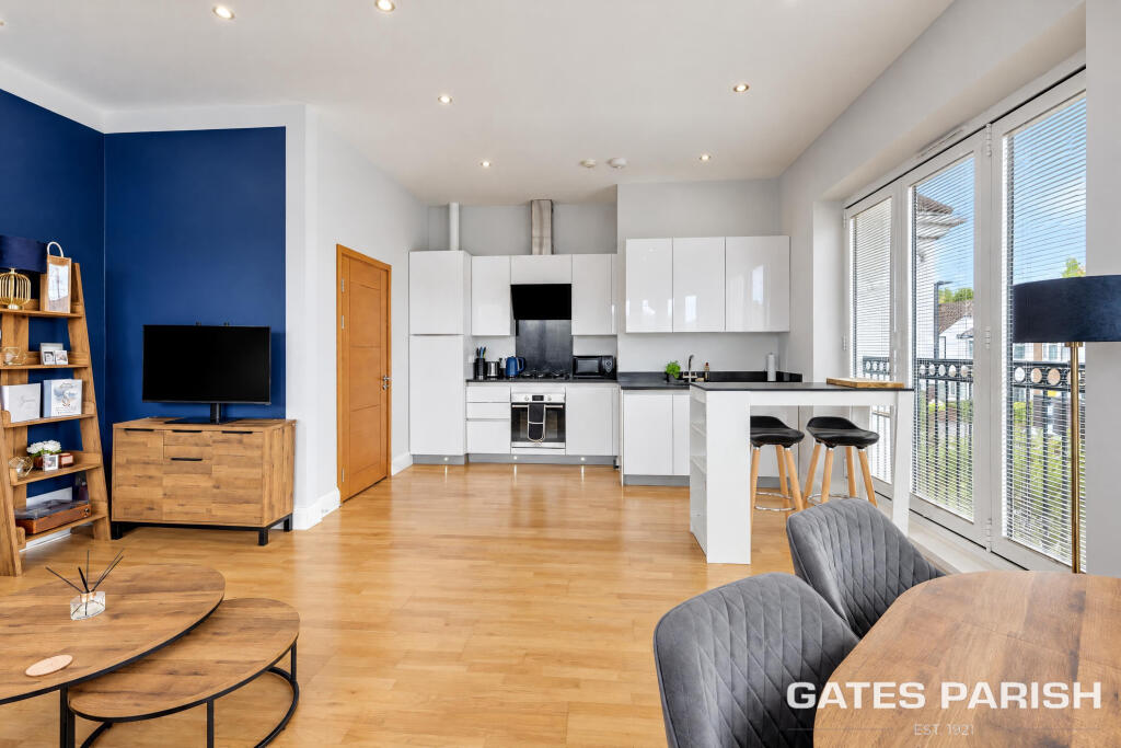 Apartment in Romford, Gidea Park - View 5