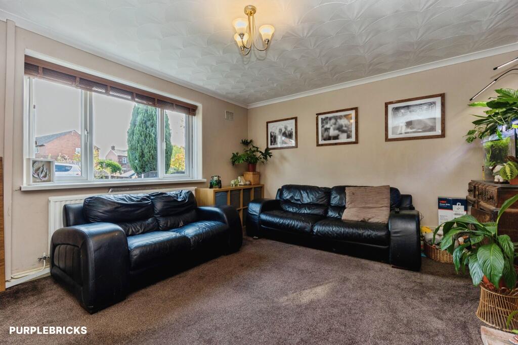 House in Tameside, Greater Manchester - More